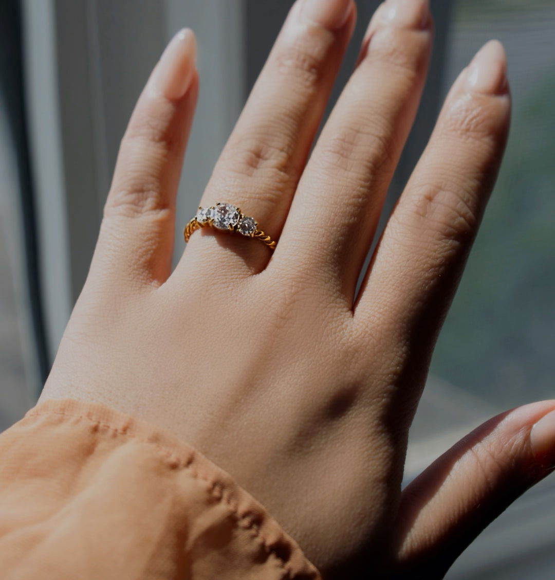 Isadora Ring