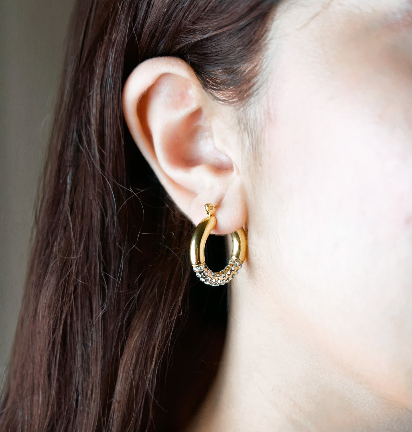 Fiora Hoops